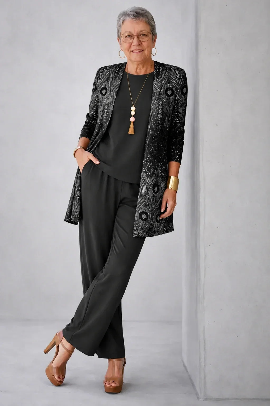 Vera | Completo a tre pezzi nero e argento con stampa paisley