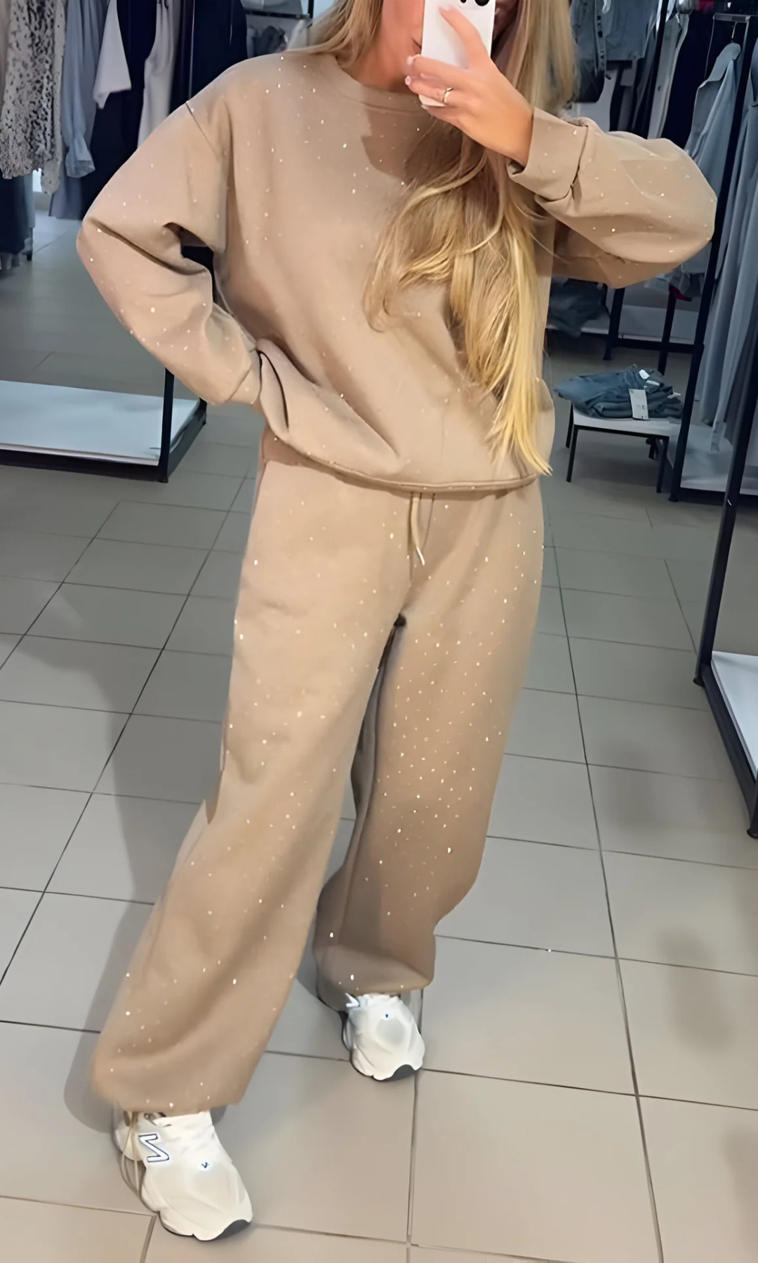 Estela - Completo comodo ed elegante con effetto lucido