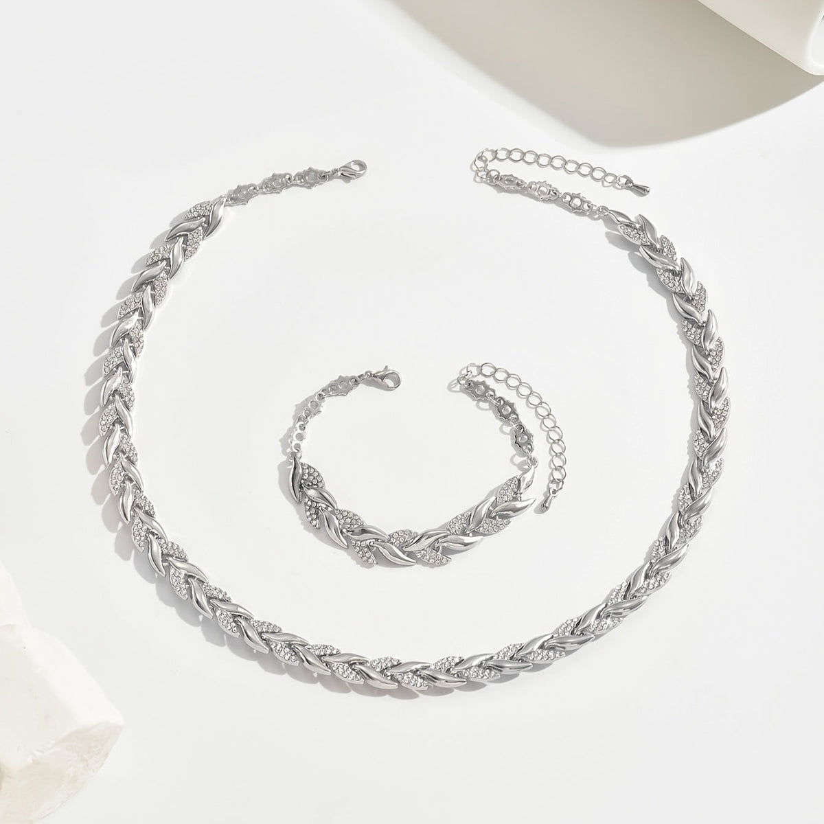 Berta – Set di gioielli a spiga con cristalli