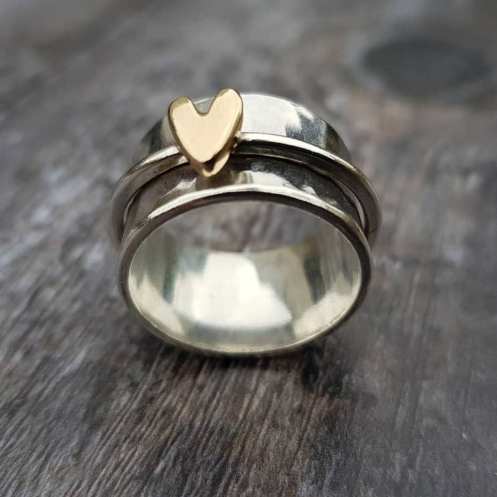 Isabella – Anello argentato con cuore dorato