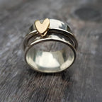 Isabella – Anello argentato con cuore dorato