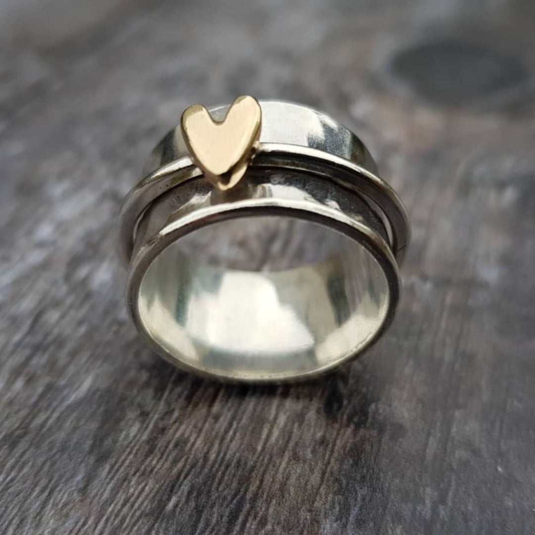 Isabella – Anello argentato con cuore dorato