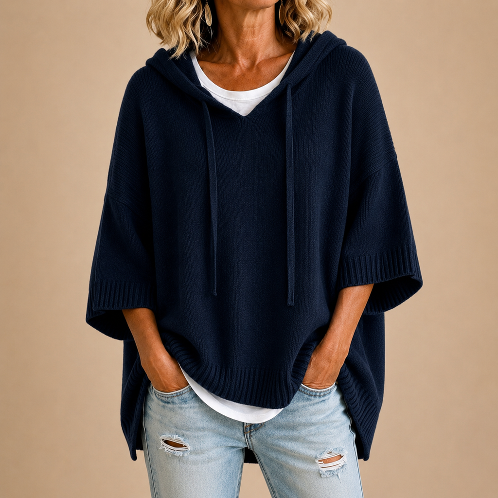 Oriana | Poncho in maglia con cappuccio e maniche a tre quarti