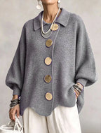 Vittoria | Cardigan oversize con grandi bottoni dorati