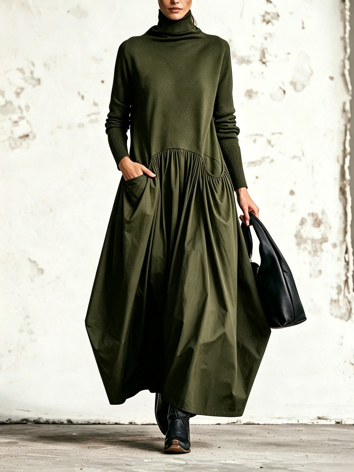 Abito maxi nero oversize a collo alto con dettaglio tasche