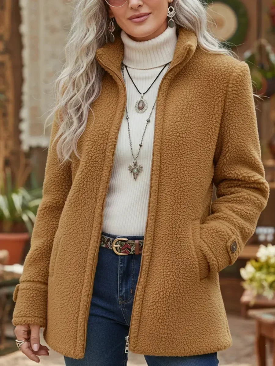 Giuditta | Giacca confortevole con collo alto e zip integrale