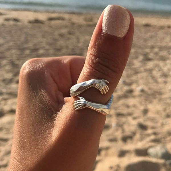 Angela – Anello Abbraccio in argento regolabile
