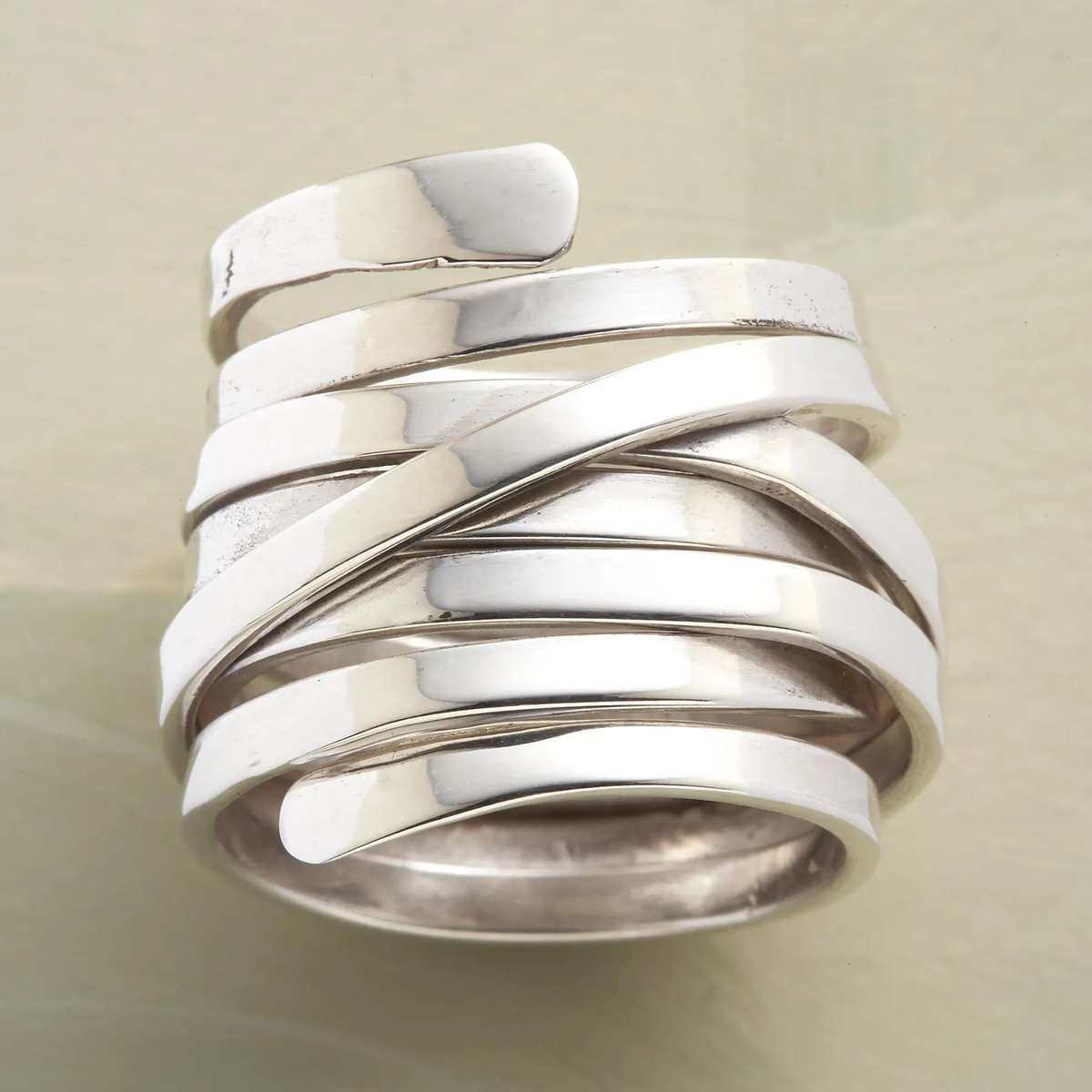 Teresa – Anello argentato vintage elegante