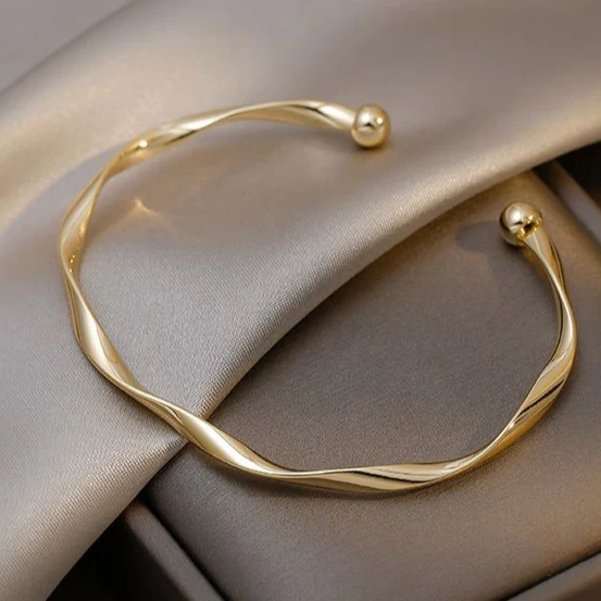 Marisa – Bracciale dorato elegante