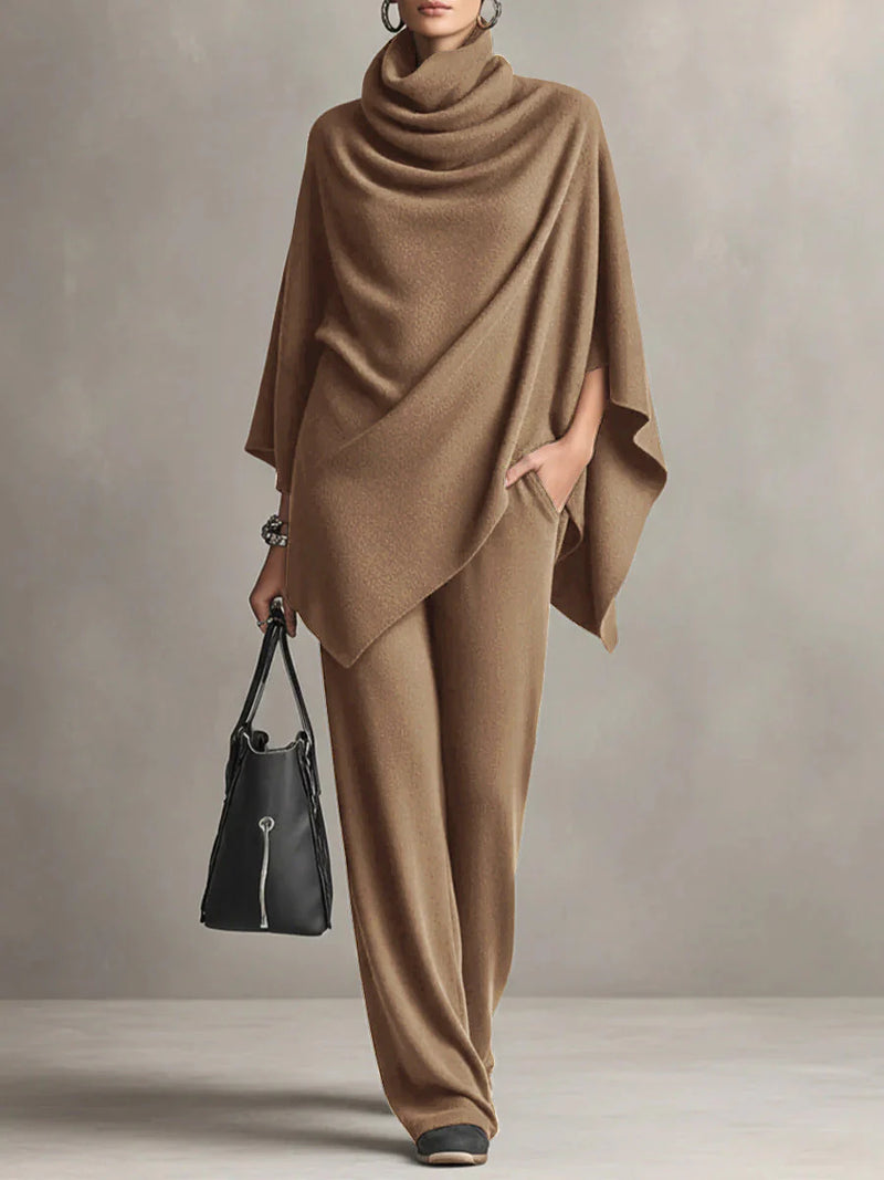Giana – Completo elegante con poncho drappeggiato