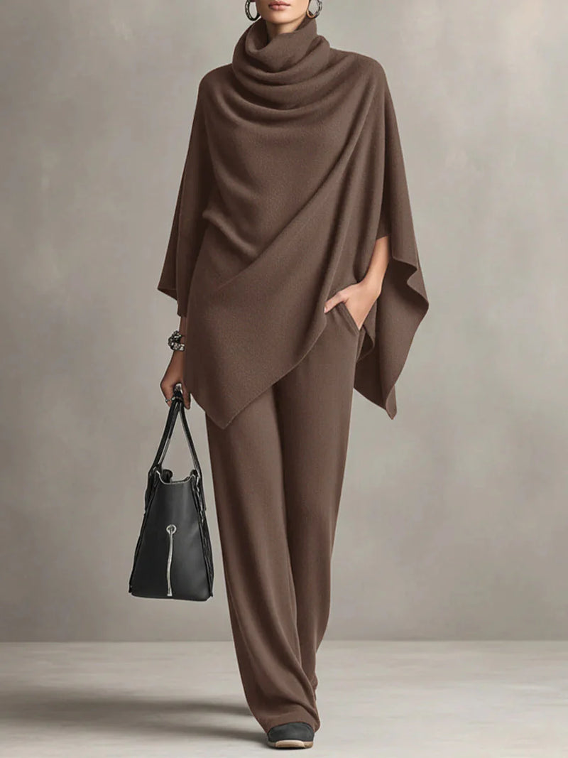 Giana – Completo elegante con poncho drappeggiato
