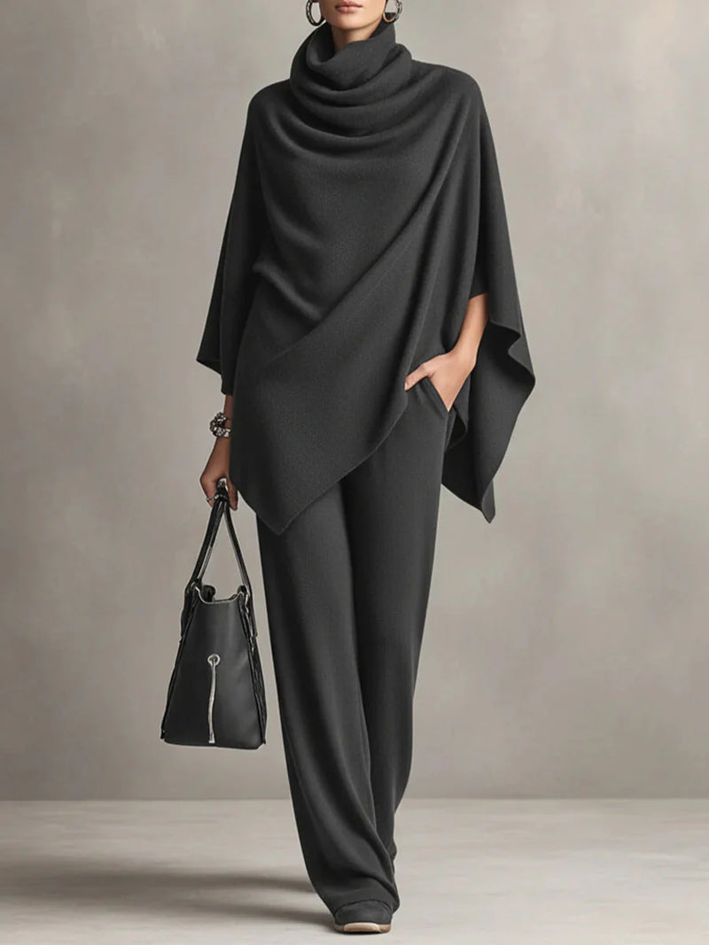 Giana – Completo elegante con poncho drappeggiato