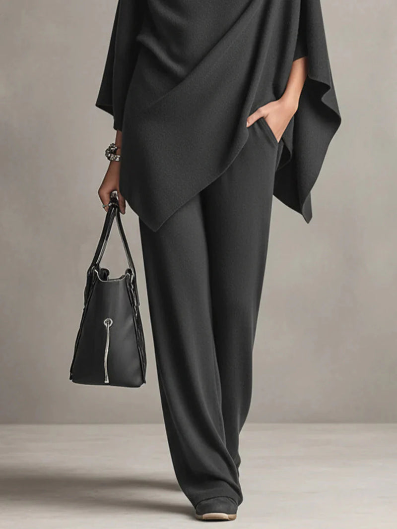 Giana – Completo elegante con poncho drappeggiato