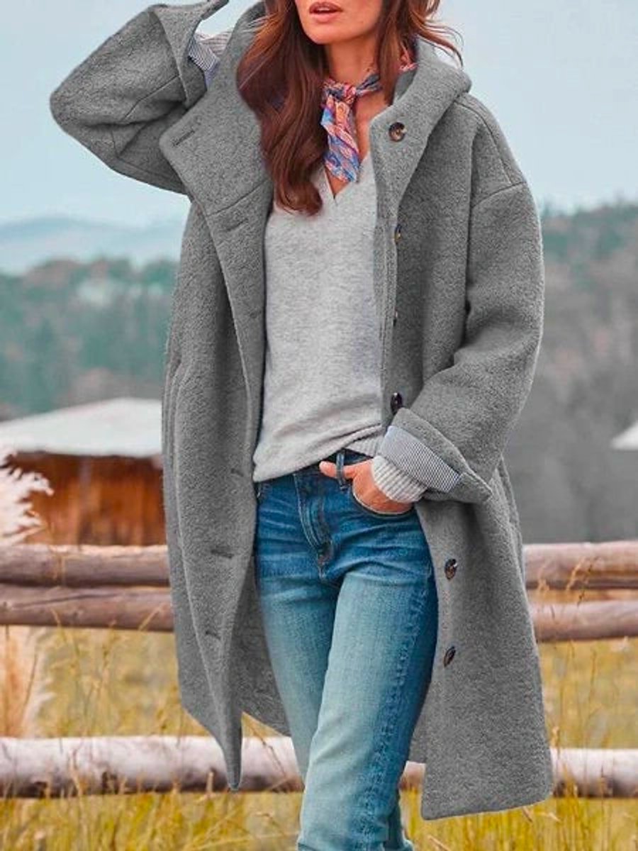 Eleonora | Cappotto lungo con cappuccio e bottoni frontali